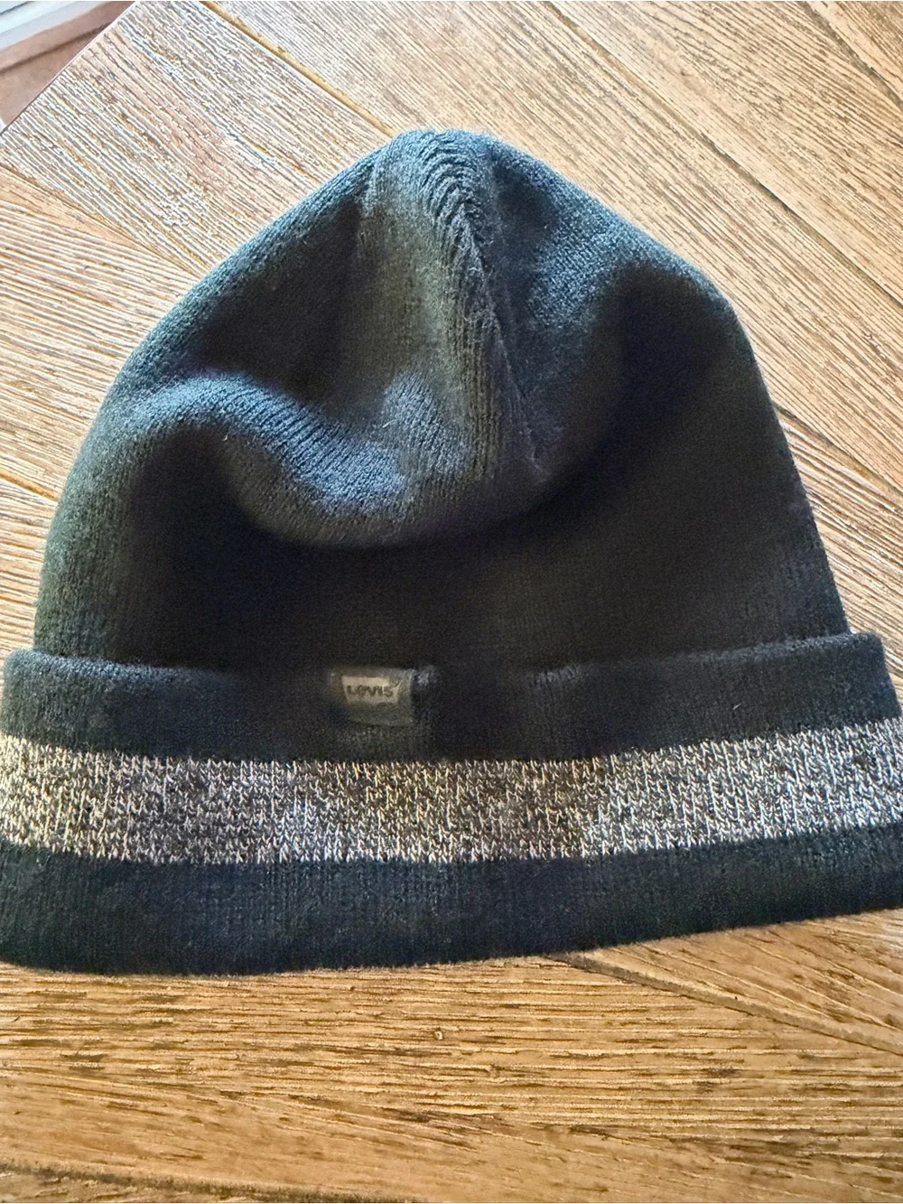 Levi’s black and gray cuffed knit beanie hat